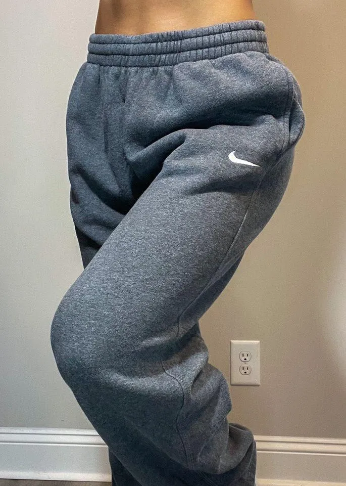 Nike grey sweatpants - Image 3