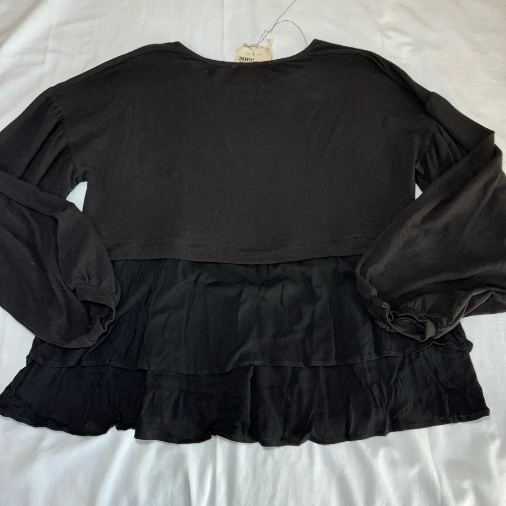 New with tags Savanna Jone Boho Peasant Embroidered Floral Black Top Large - Image 6