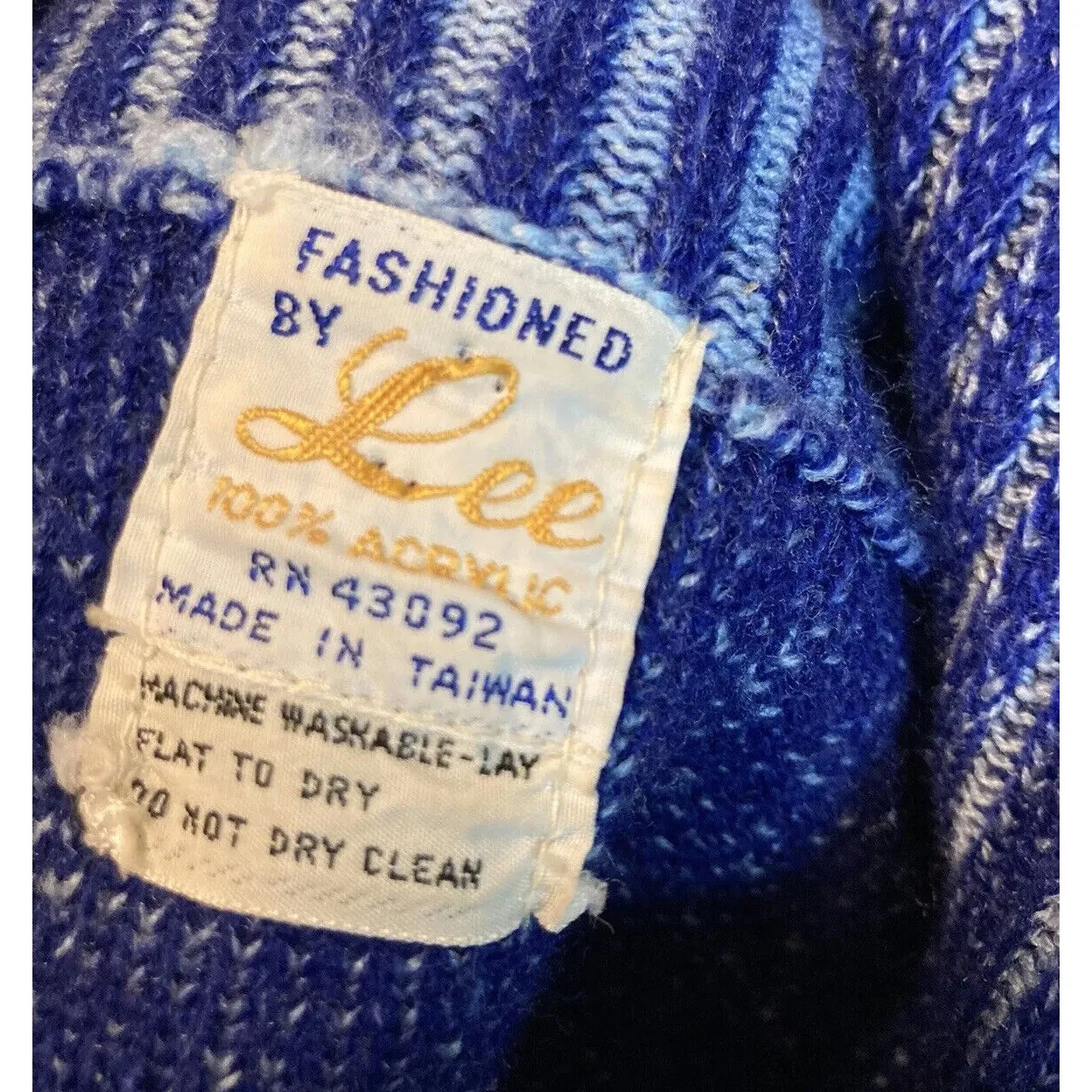 Fashioned by Lee Women's Vintage Full Zip Cape Blue Red White Sz L EUC - Image 11