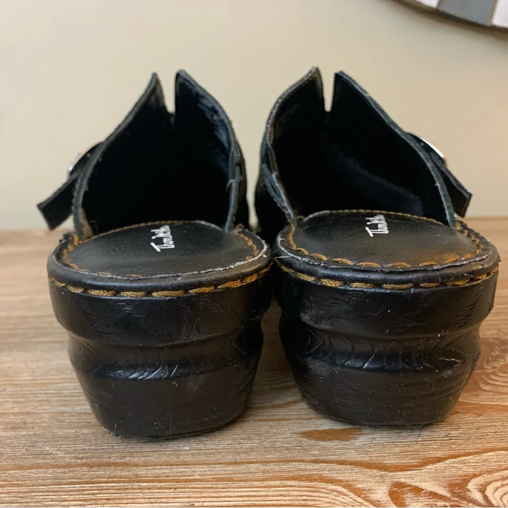 Vintage Y2K Thom McAn Black Leather Clogs - Image 5