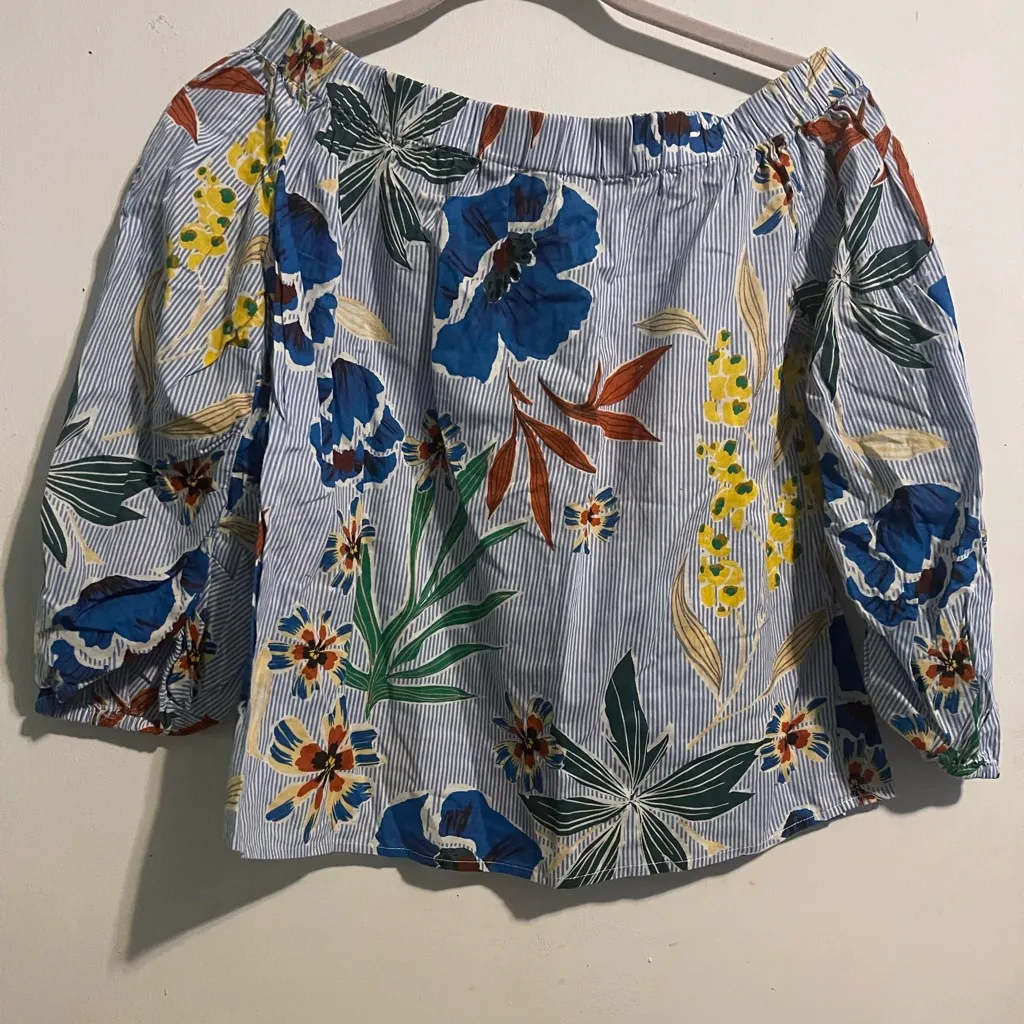 Zara‎ Gray and Blue Ruffled 3/4 Sleeve Blouse - Image 2