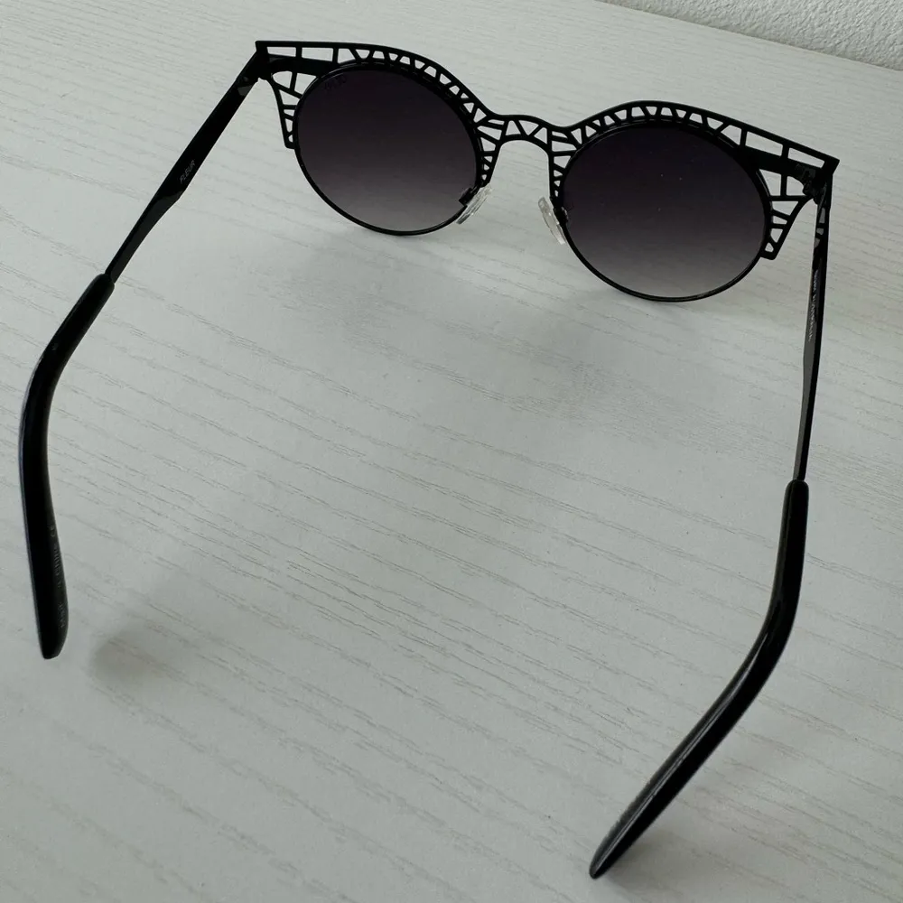 Quay Sunglasses - Image 3