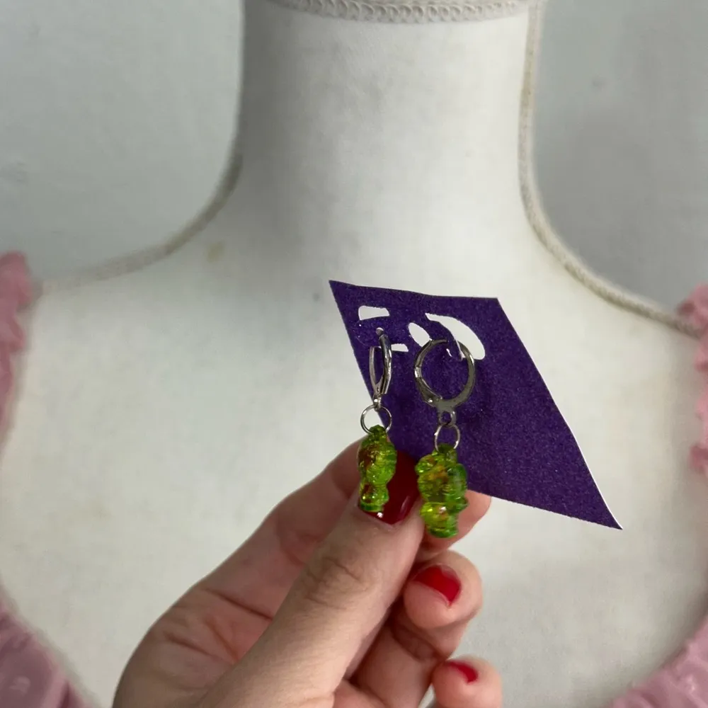 Green hello kitty dangle charm Earrings - Image 3