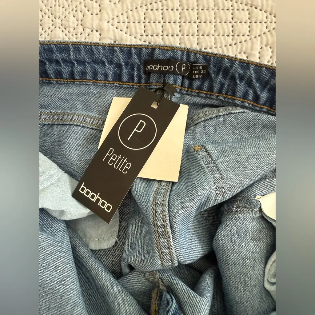Boohoo Mid Wash Classic Mom Jeans - Image 7