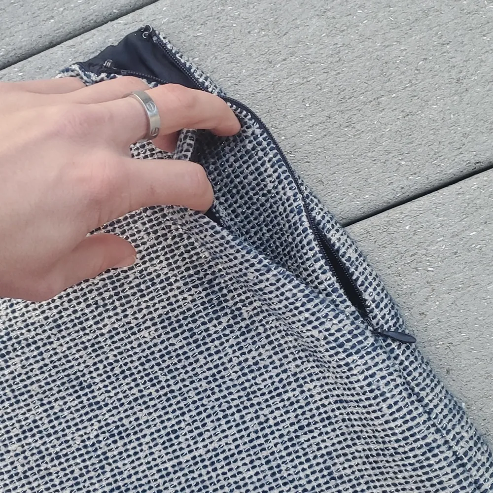 Banana Republic 6 Tall BoucleTextured Fringe Hem Pencil Skirt with Pockets - Image 11