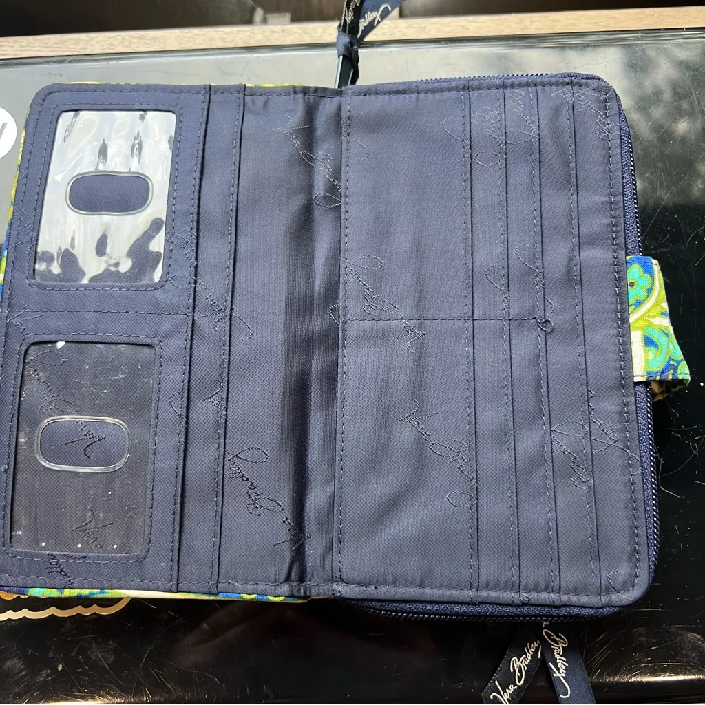 Vera Bradley Retired Rhythm and Blues Turn Lock Style Clutch Wallet - Quilted - Image 4