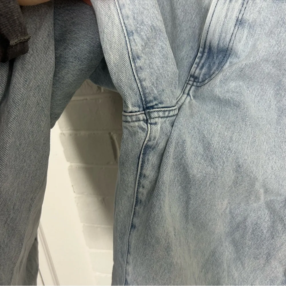 Express Boyfriend Mid Rise Distressed Jeans Size 10 - Image 7