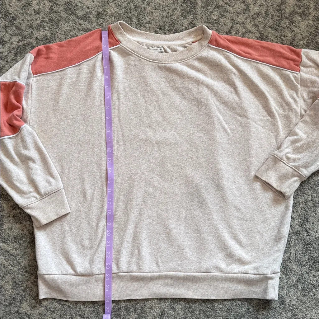 American Eagle Outfitters Crewneck Sweatshirt - Image 7