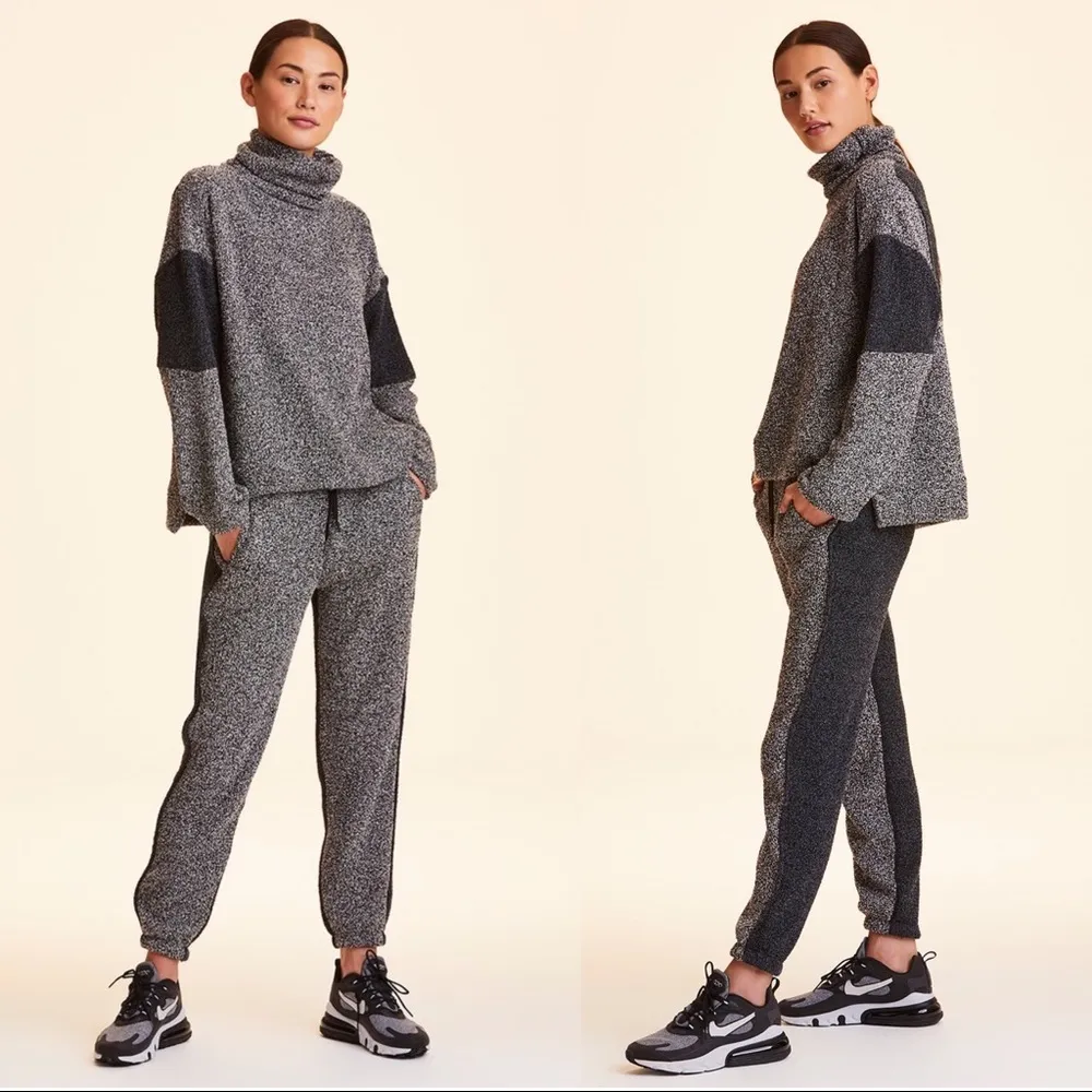Alala • Retreat sweatpants joggers charcoal boucle knit pull on pants blue grey - Image 13