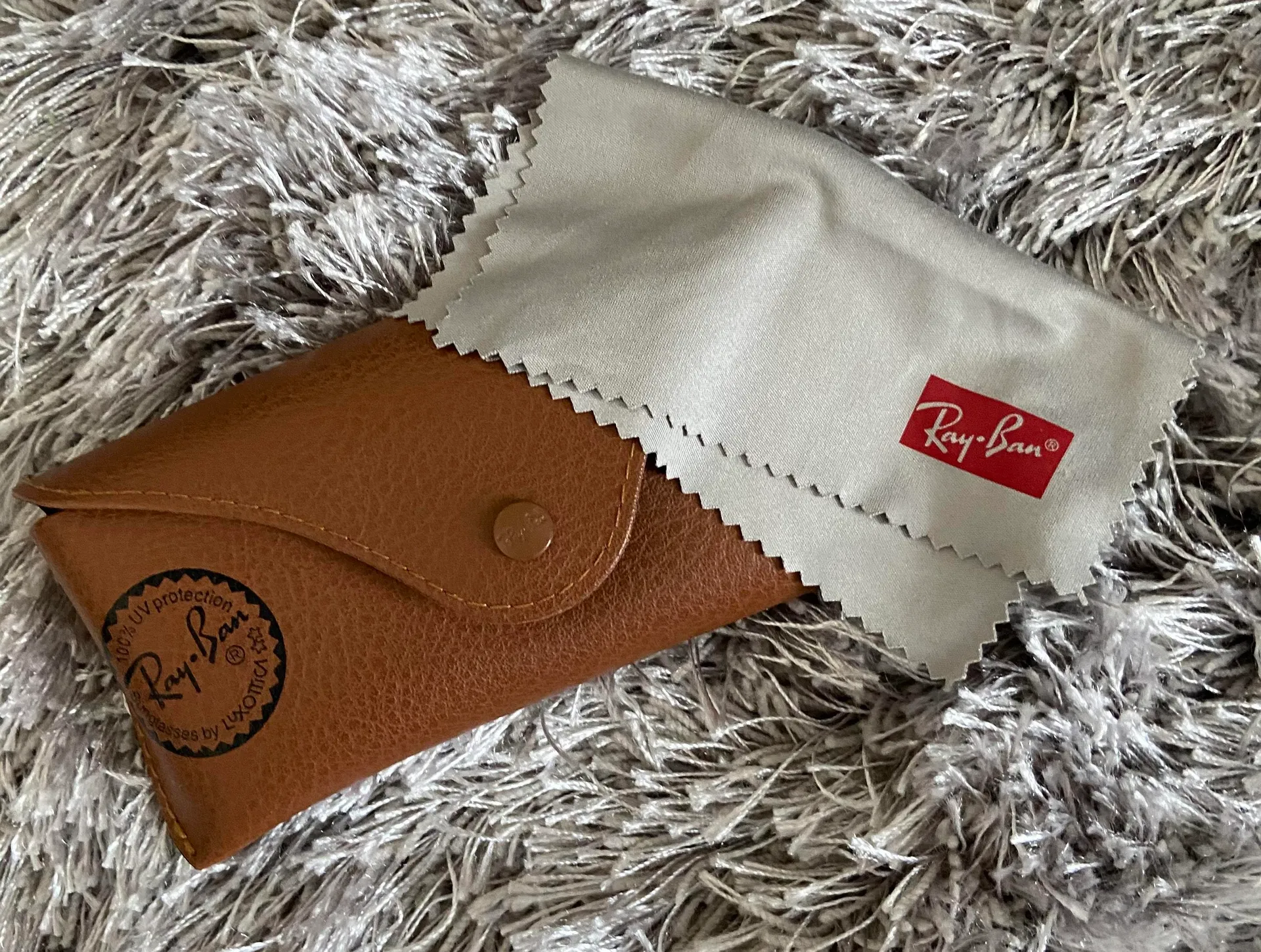 Ray-Ban Brown Case - Image 3