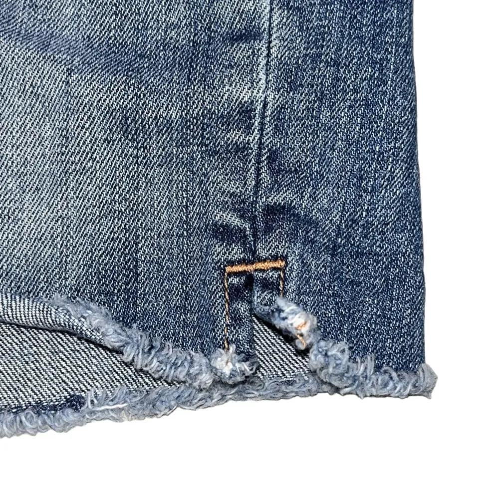 Women’s Levi’s Cut Off Jean Denim Shorts - Image 6