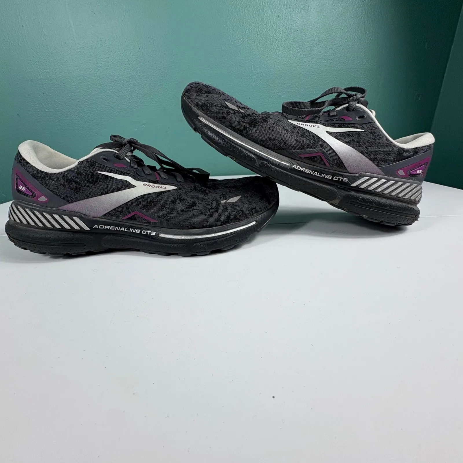 Brooks Adrenaline GTS 23 Women's Running Shoes Dark Grey Purple‎ Sz 9 - Image 2