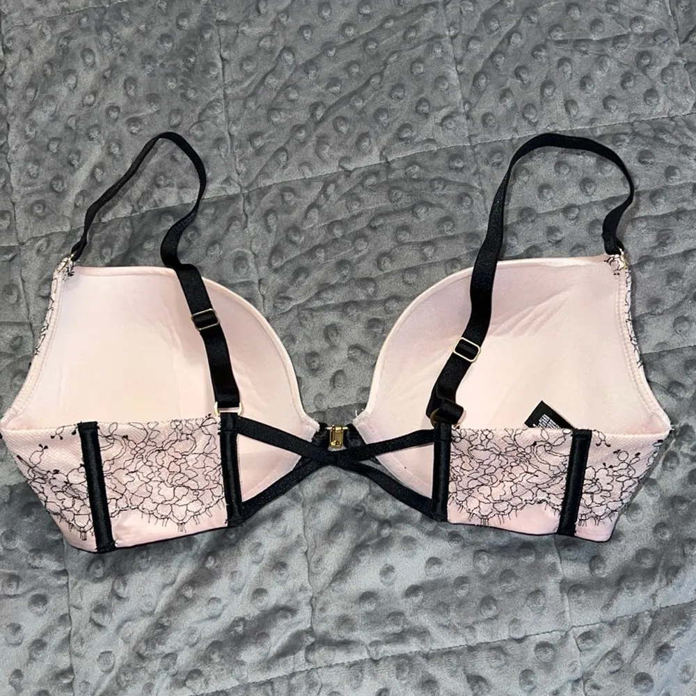 Victoria’s Secret 34D very sexy push-up bra slide lock closure adjustable straps - Image 2