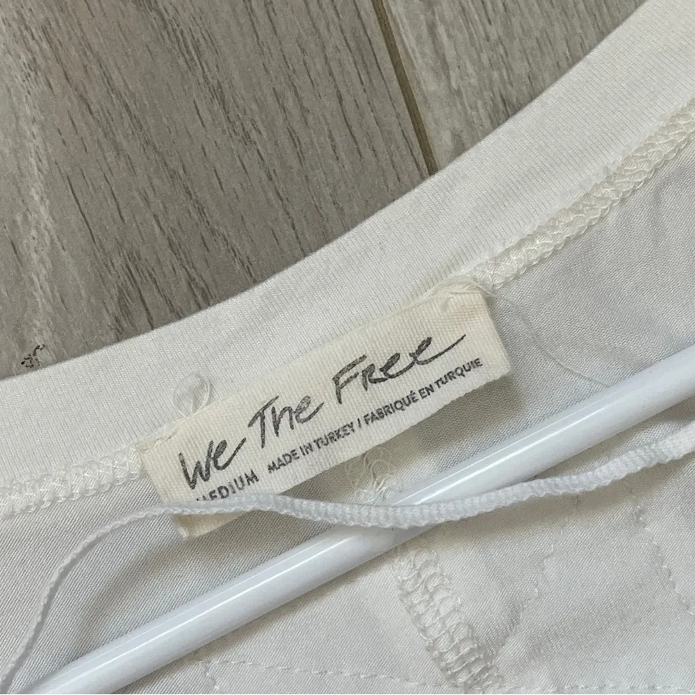 Free People Top vneck stretch tee womens White (medium) casual flowy coastal - Image 2