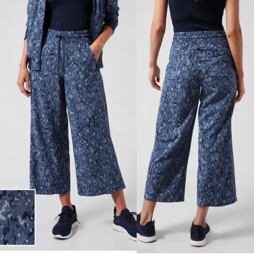 Athleta Avenue Printed Wide Leg Crop Pant Allure Navy‎ Blue Womens SZ 8 Athletic - Image 2