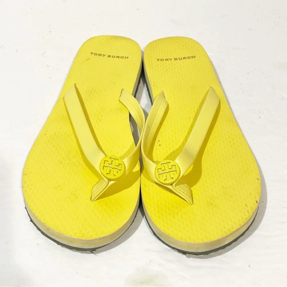 Tory Burch Womens Size 6 Mini Minnie Flip Flop Thong Firefly Yellow Logo Sandals - Image 2