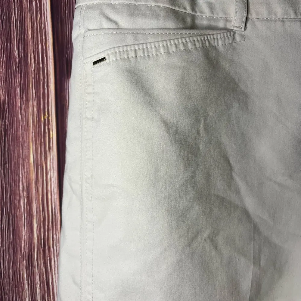 White House | Black Market  Beige Cream Womens Short 14 Cotton Polyester Shorts. - Image 2