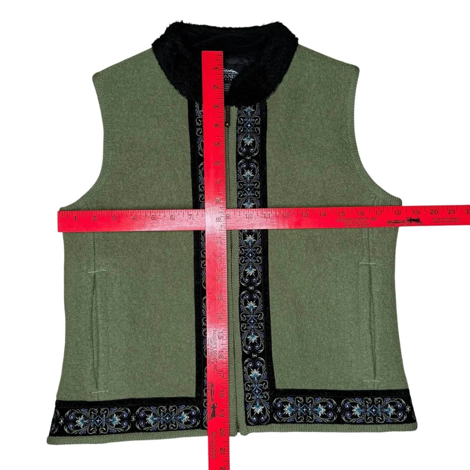 Vintage Icelandic S Boiled‎ Wool Vest Embroidered Olive Green Faux Fur Collar - Image 6