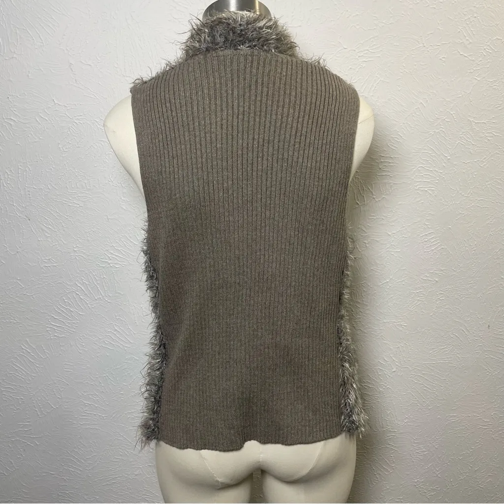 CAbi Gray Faux Fur Sweater Vest XS Soft Shaggy Open Front Layering Winter Cozy‎ - Image 6