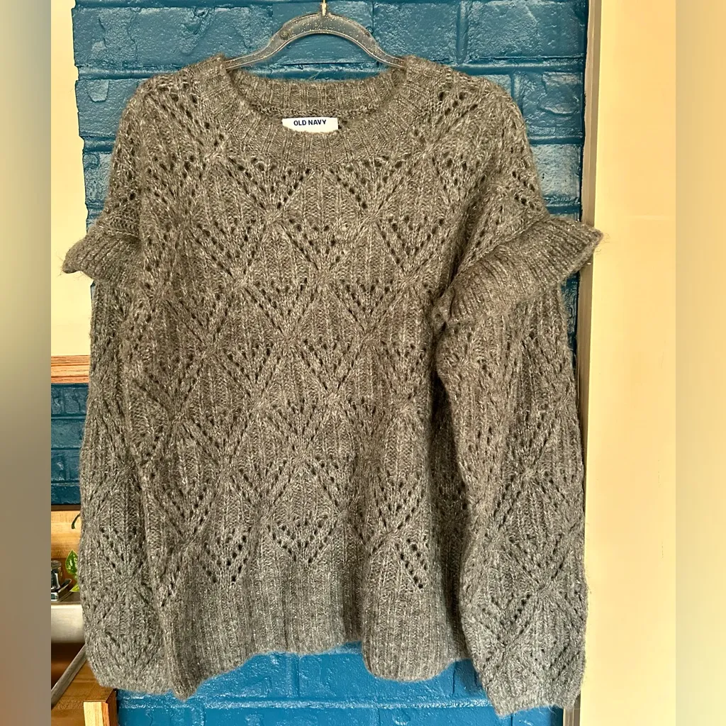 Old‎ Navy Women's Sweater in Heather Gray - Image 2