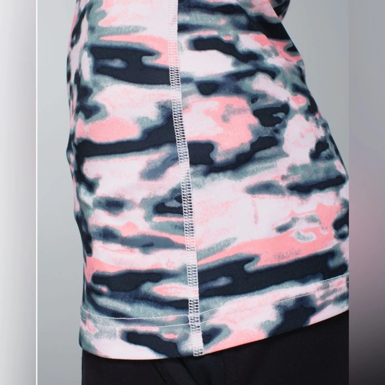 Lululemon Cool‎ Racerback Wamo Camo Barely Pink Size 6 EUC - Image 3