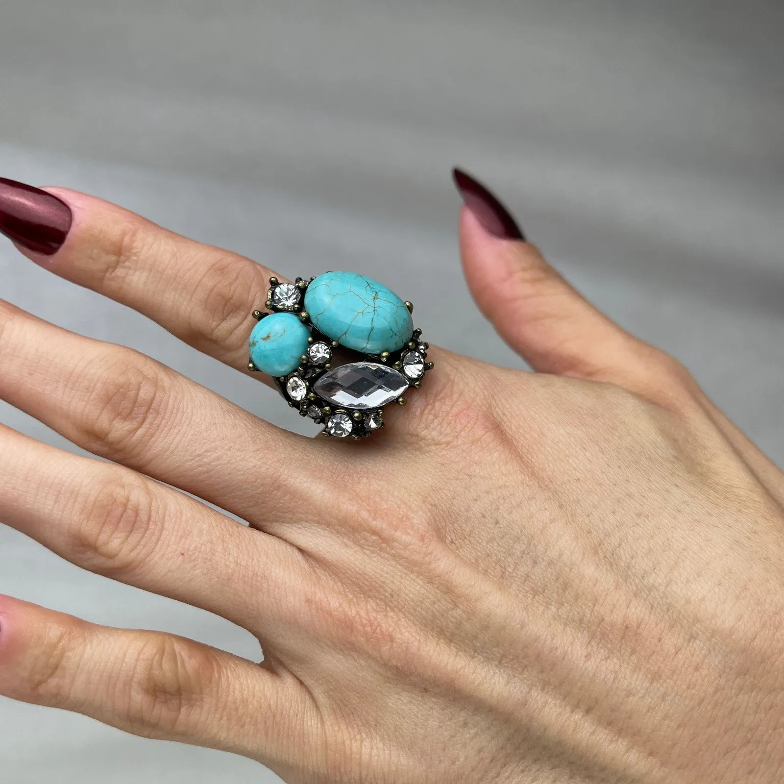 VTG Y2K Urban Outfitters Turquoise Howlite Rhinestone Statement Ring Gold 6-6.5 - Image 8