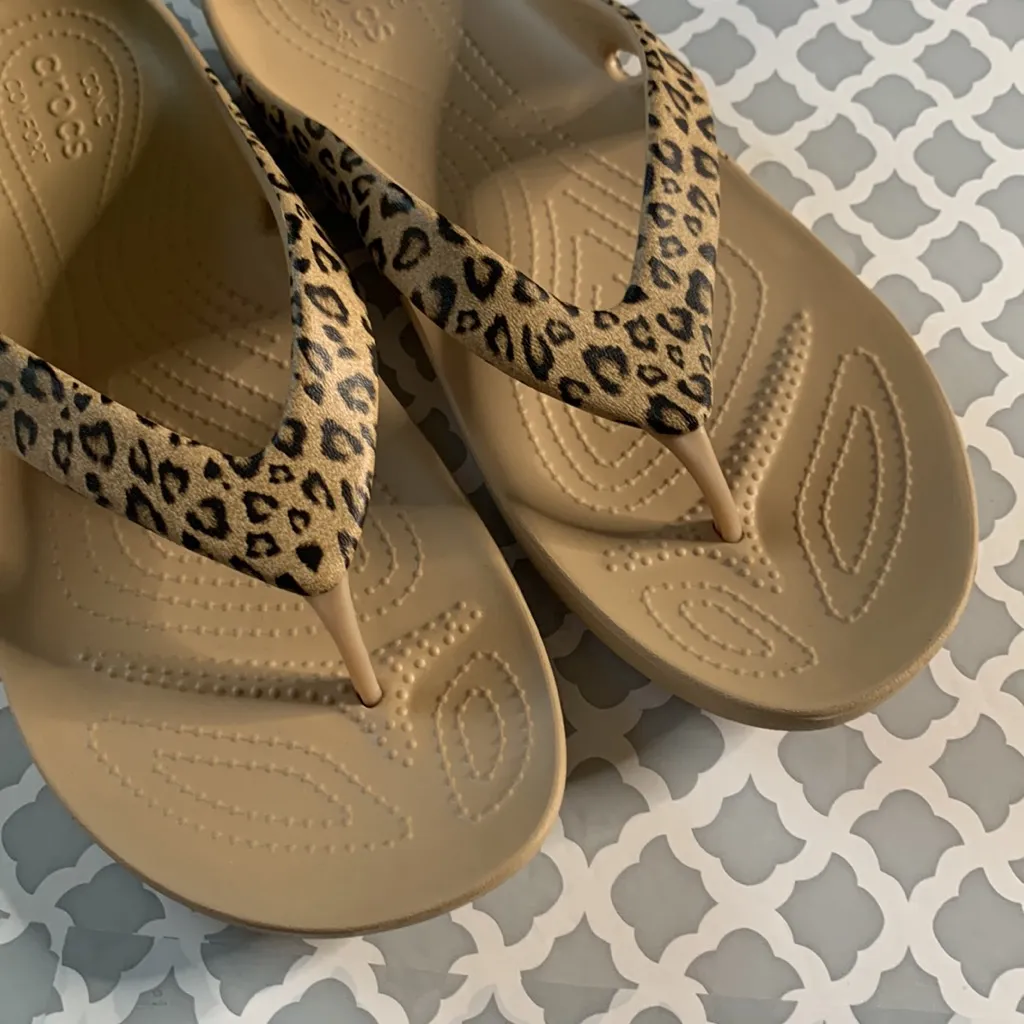 Crocs Leopard Print Women's Size 11‎ - Image 2