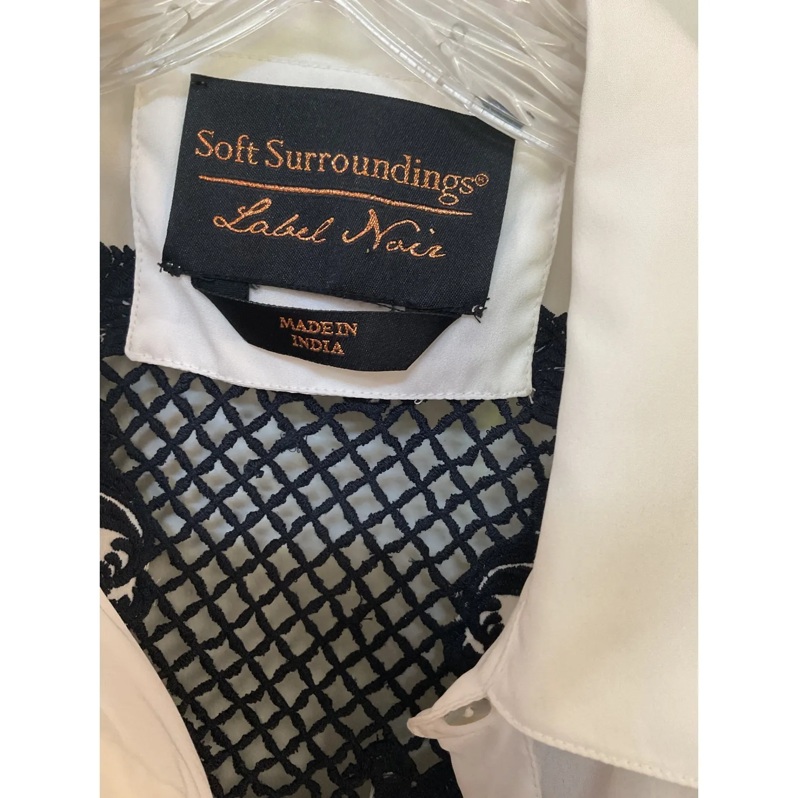 Soft Surroundings Label Noir White Button Down Shirt Blue Lace Detail - Image 10