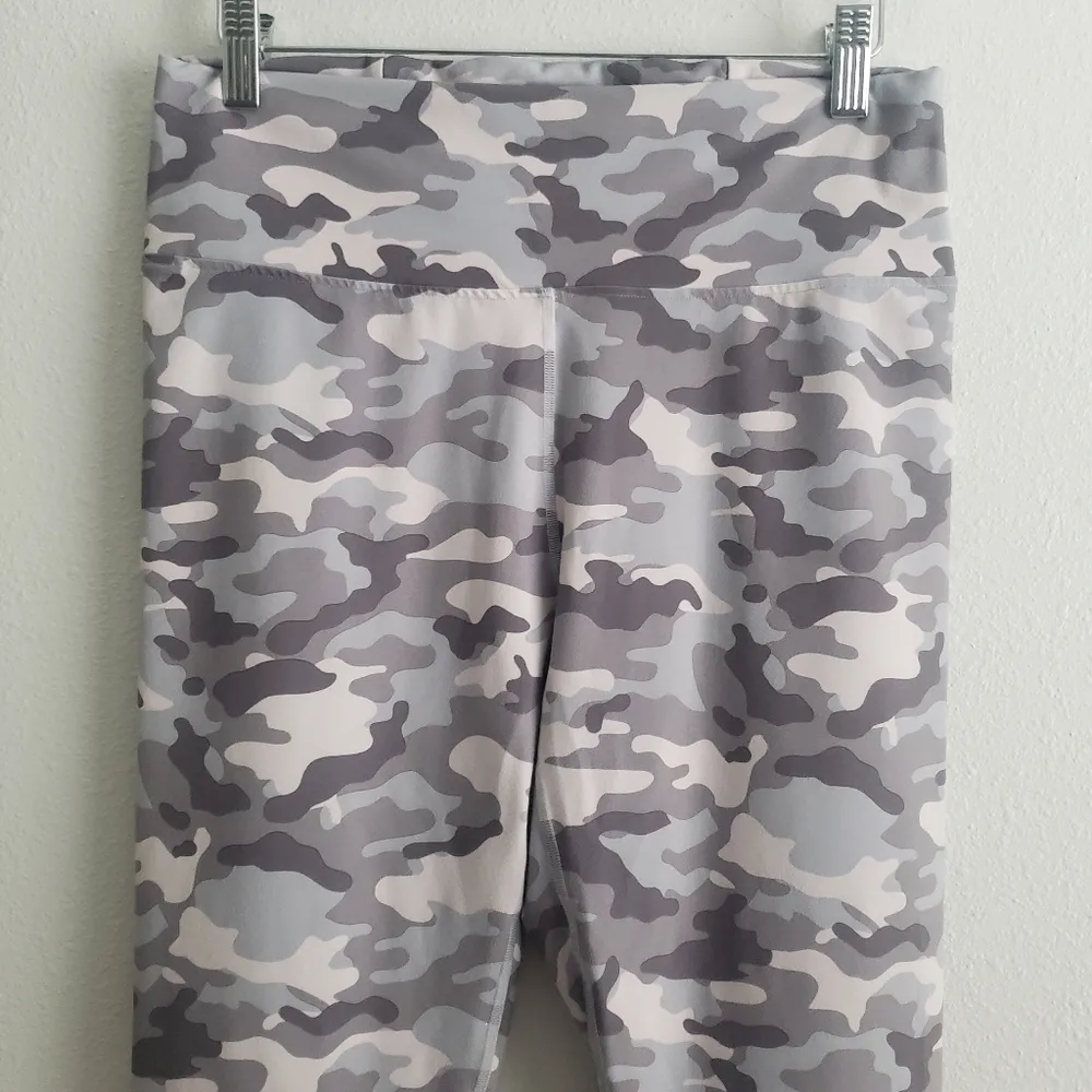 Fabletics Camo Yoga Waistband Athletic Leggings - Image 3