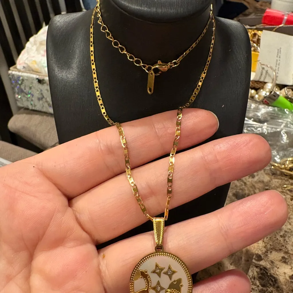 Gold Pendant Necklace with Star Design - Image 2