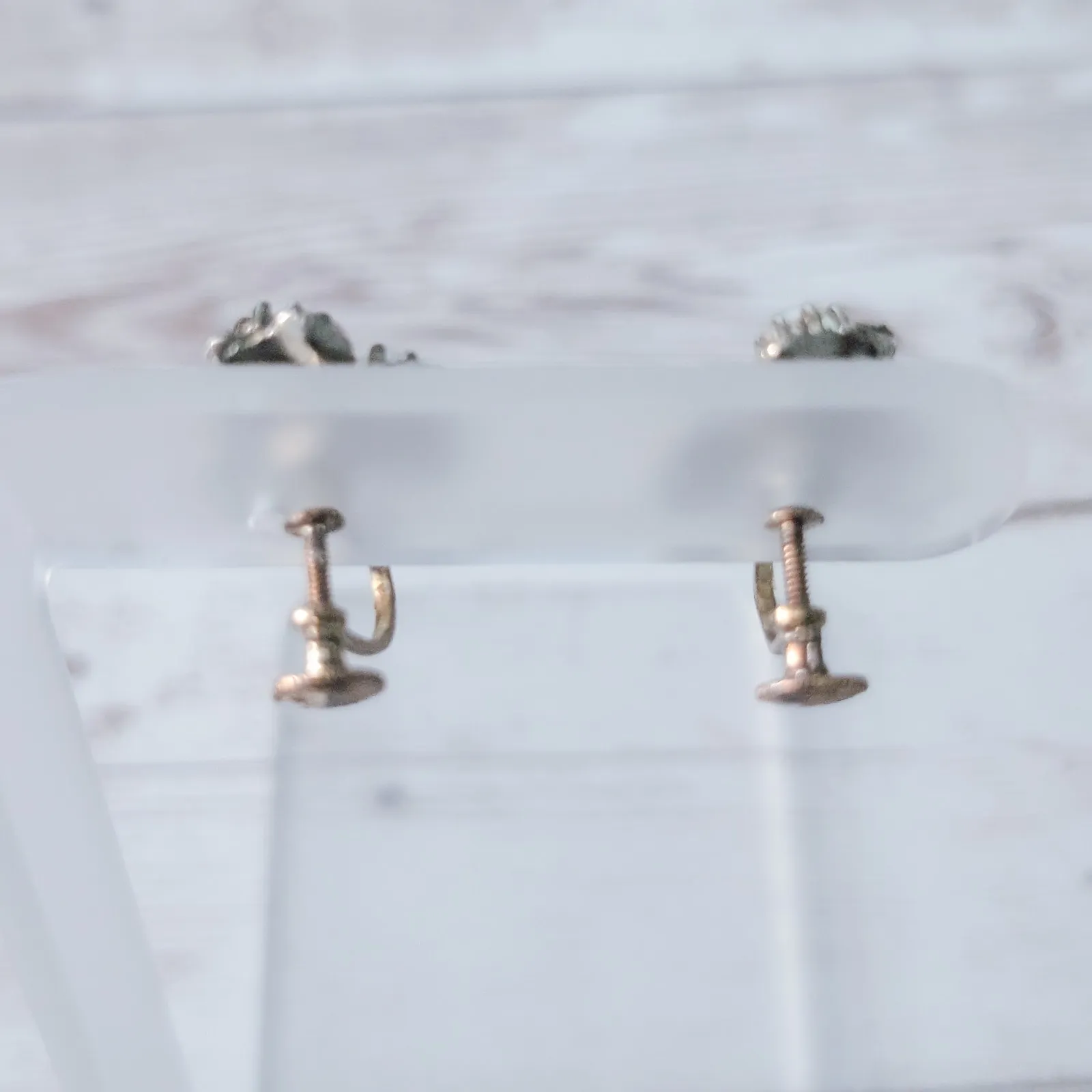 Vintage Vanco Screw On Earrings Shamrock with Faux Pearls Gold - Image 4