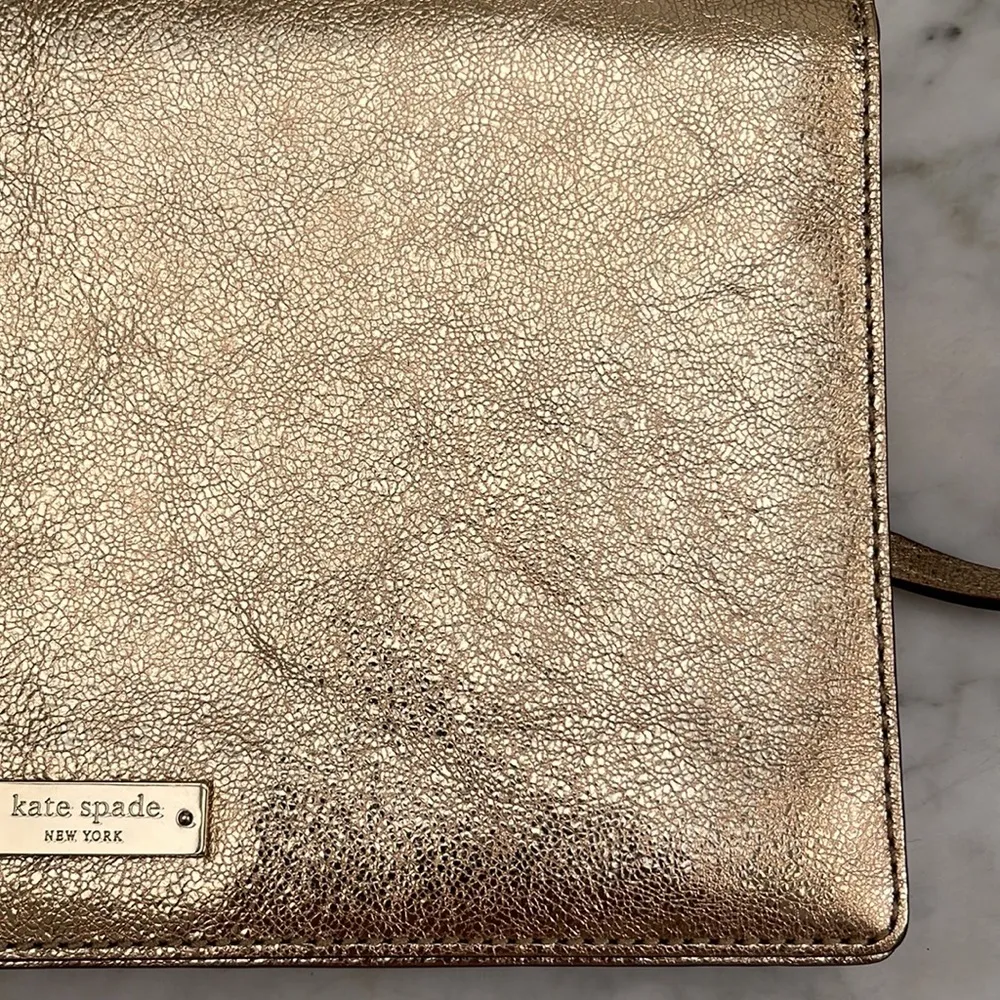 Final sale: Woman’s Kate spade gold purse - Image 14