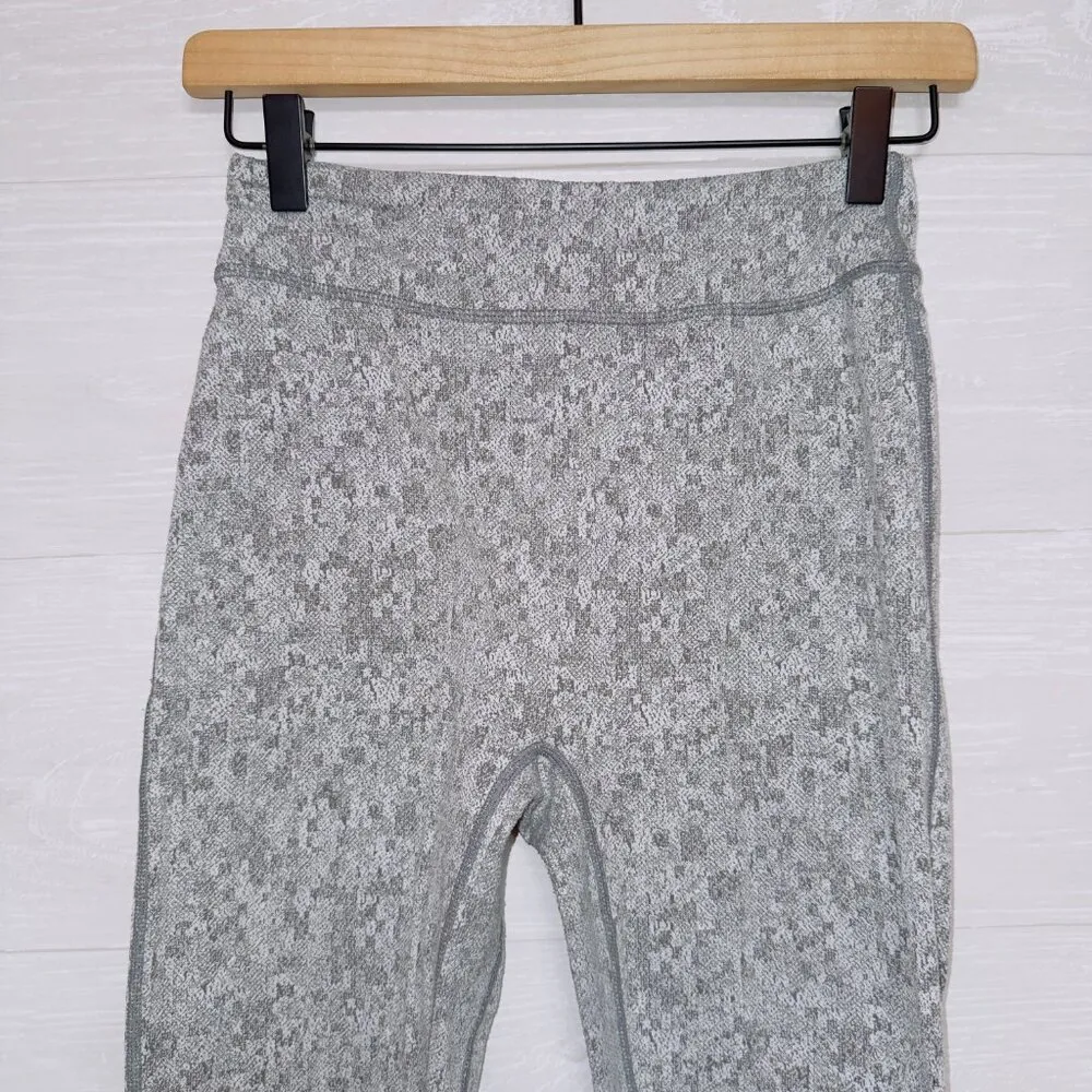 Gymshark The Texture Fleur Leggings size small - Image 2