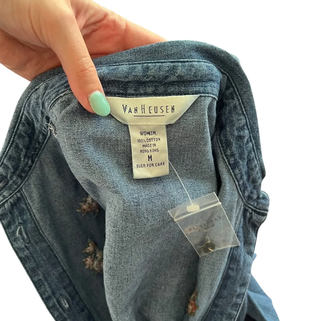 Vintage 90's Denim Top with Floral Needlepoint Embroidery <3 - Image 2