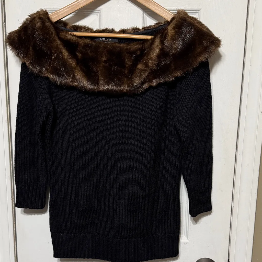 Karen Kane Black 100% Merino Wool Sweater with Brown Faux Fur Collar Large - Image 2