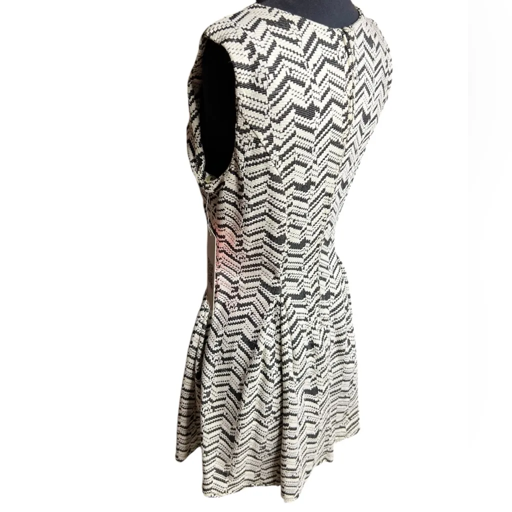 Emerald Sundae women’s fit ‘n flare black and white Aztec print sleeveless dress Size L - Image 3