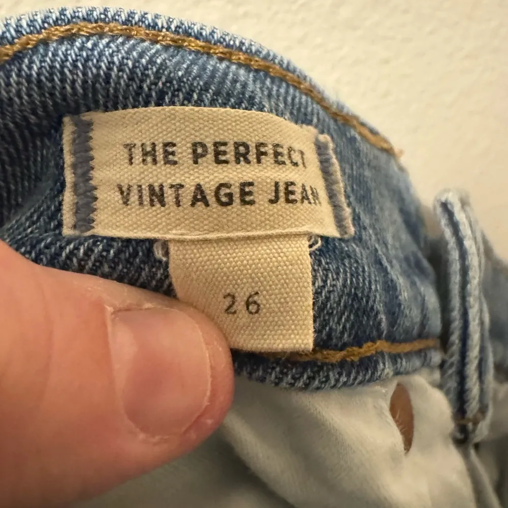 5/$55 !! 🔥 Madewell Stylish Blue Ankle Jeans for Women - Image 3