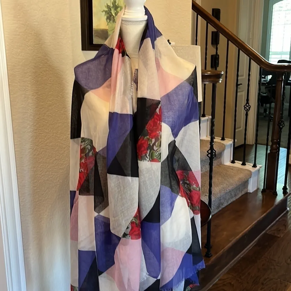 New BP Multi Colored Wrap Scarf. Lightweight large! Diamond  Pattern Roses Large - Image 2
