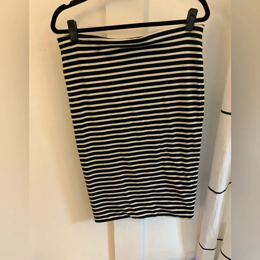H&M Basic Black & White Striped Stretch Soft Pull On Skirt Size M - Image 5