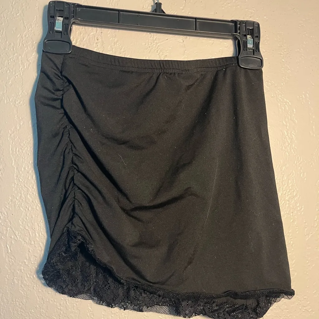 SHEIN Black Asymmetrical Mini Skirt for Casual Wear Elegant Lace Trim SZ XS - Image 5