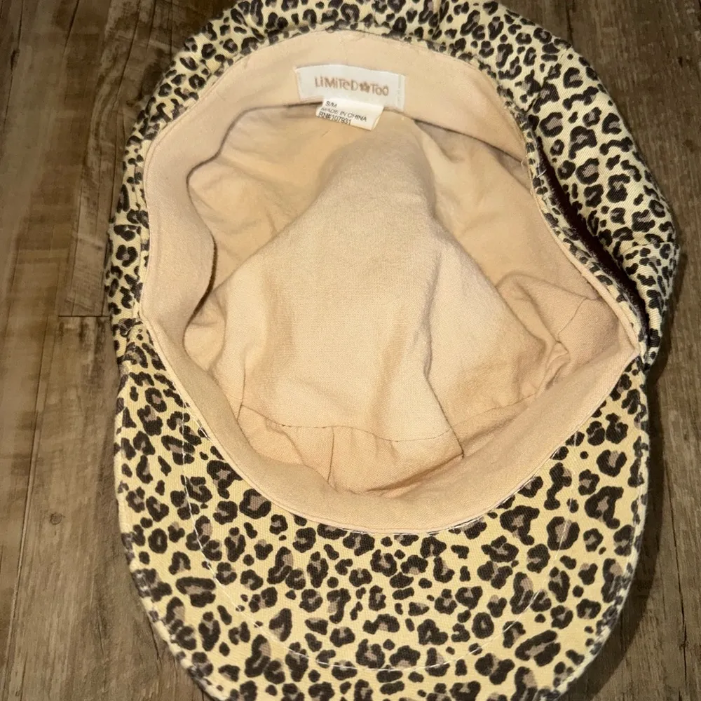 Limited too Y2K Leopard Print Hat! #y2kfashion #y2kstyle  
Super cute - Image 5