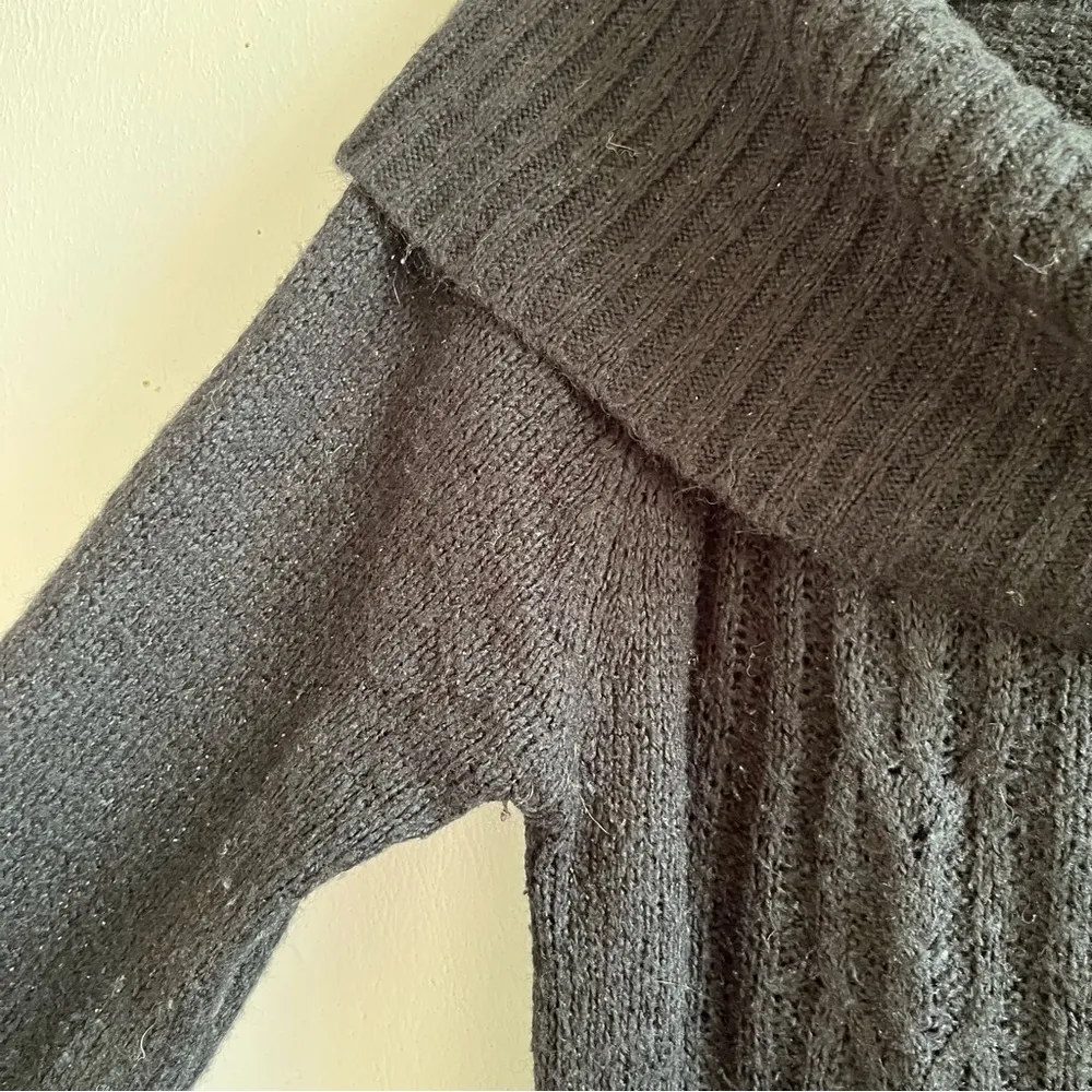 Torrid Sweater Black Cable Knit On or Off Shoulder Cowl Neck Knit Sz 2X (2) GUC - Image 4