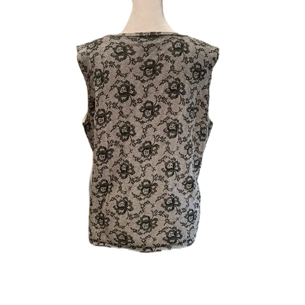 Black & White Floral w/ Lace Looking Print Sleeveless Tank Top Large - Image 2