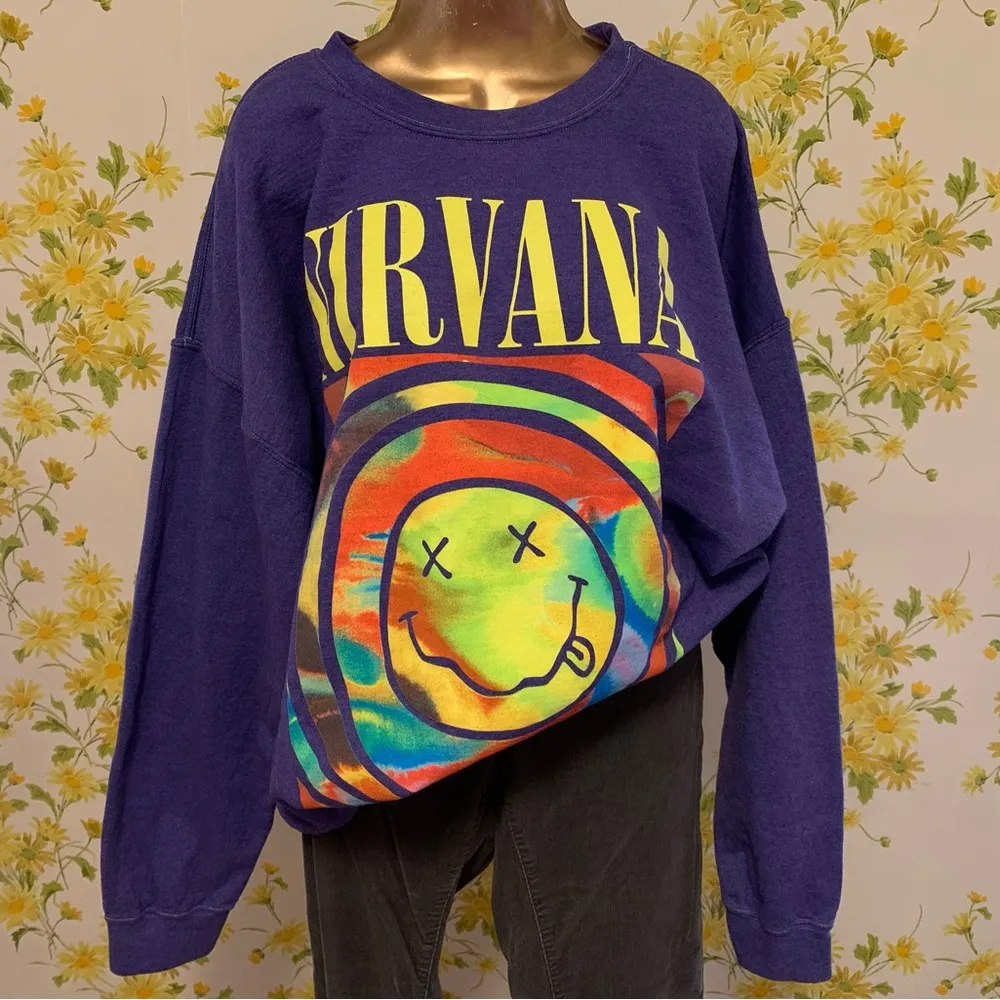 NWOT Women's Preppy Smiley Face very oversized Sweatshirt size S/M - Image 4