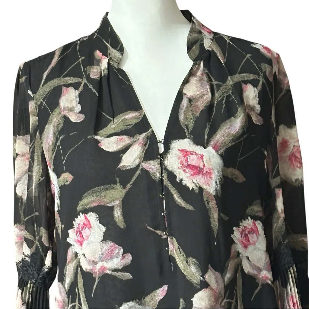White House Black Market Gabrielle Floral Print Blouse Black Red Plum 8 - Image 3