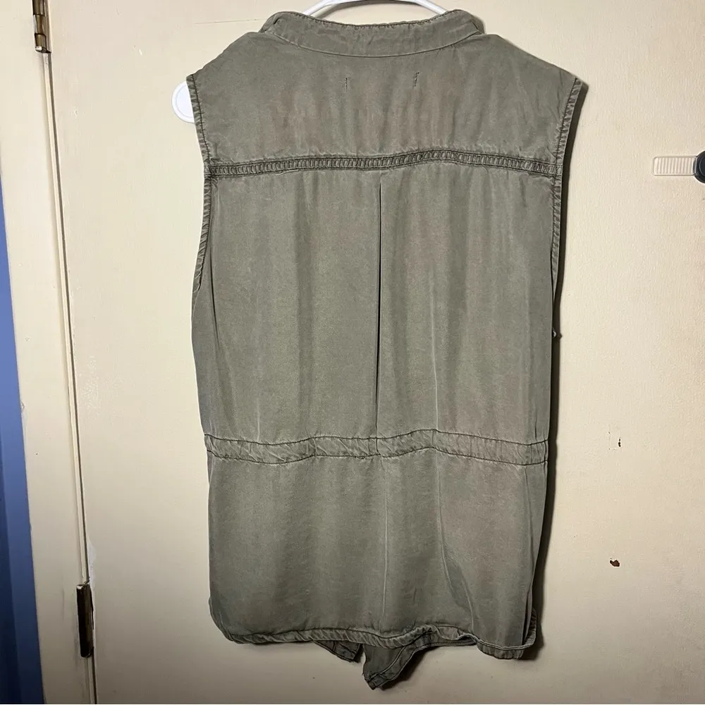 Max Jeans Olive Green Sleeveless Vest - Image 2