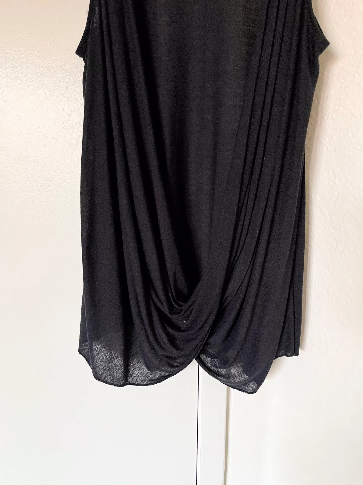 black lightweight open back top size M. - Image 6