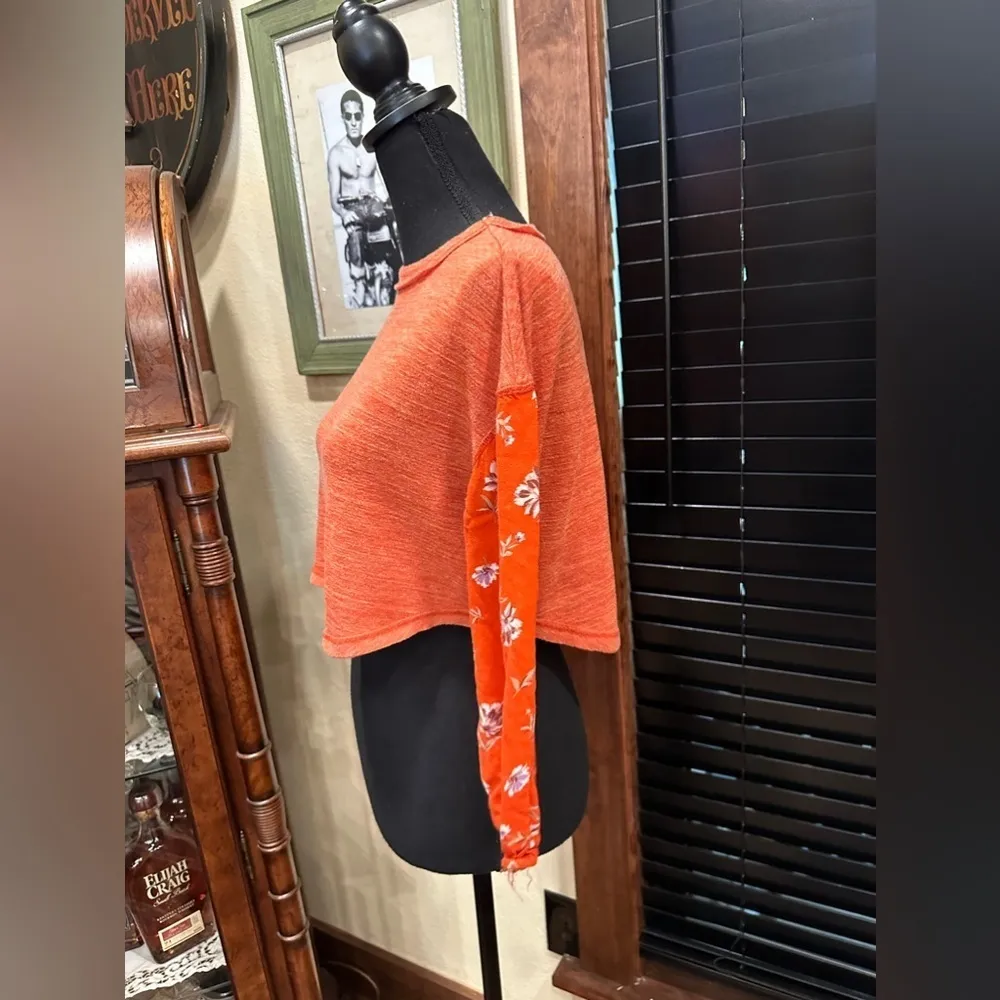 Wonderly Orange Long Sleeve Crop Top EUC - Image 4