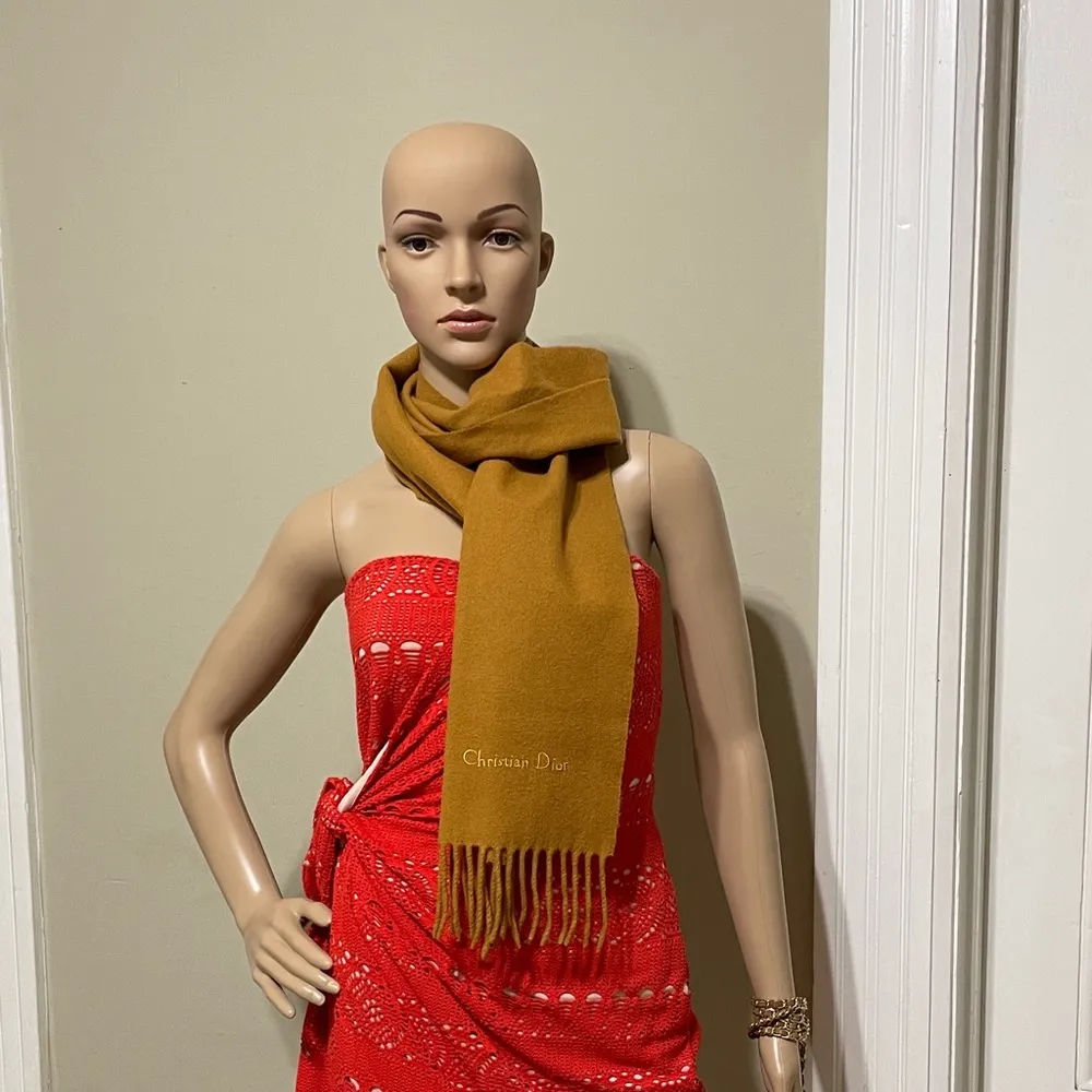 Dior Winter Scarf - Image 4