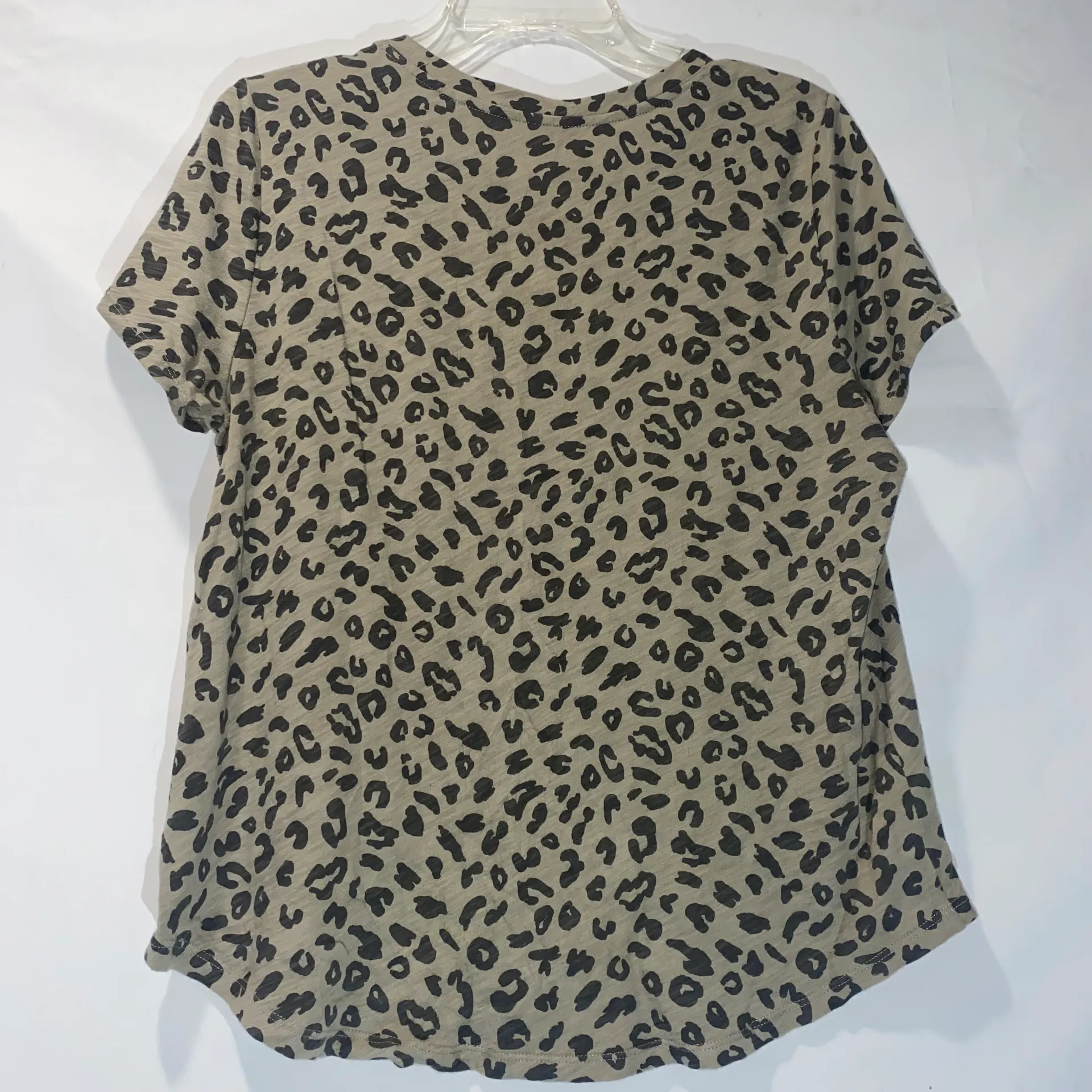 Animal Print Tee Women’s Medium - Image 5